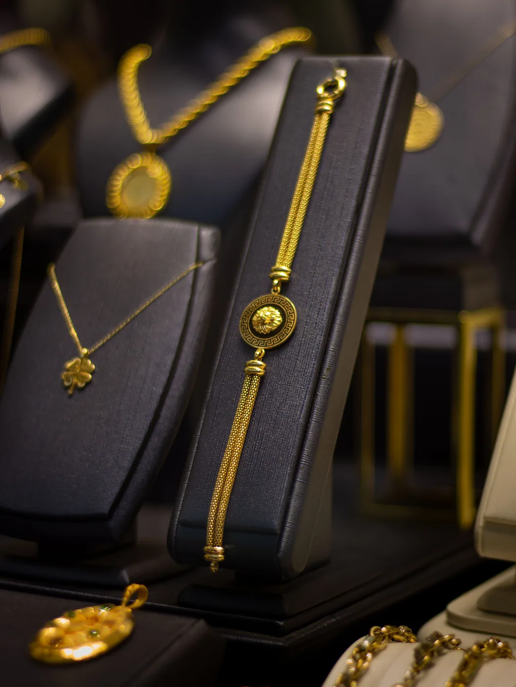 Nagar Crest Necklace